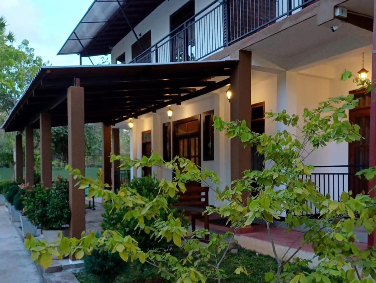 Forest Edge Villa Anuradhapura Bagian luar foto