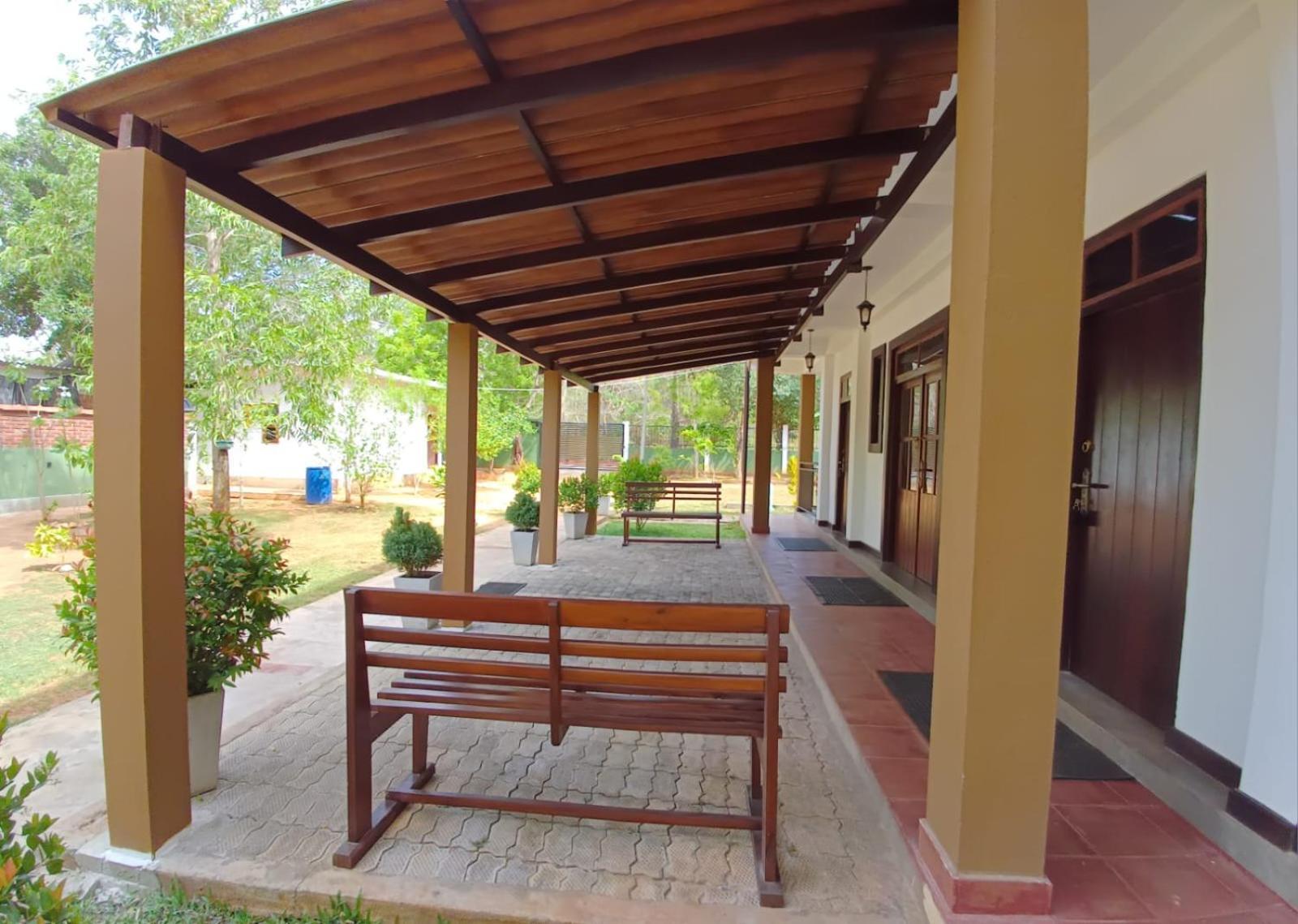 Forest Edge Villa Anuradhapura Bagian luar foto