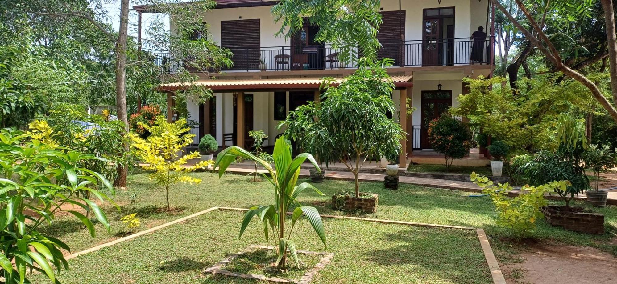 Forest Edge Villa Anuradhapura Bagian luar foto